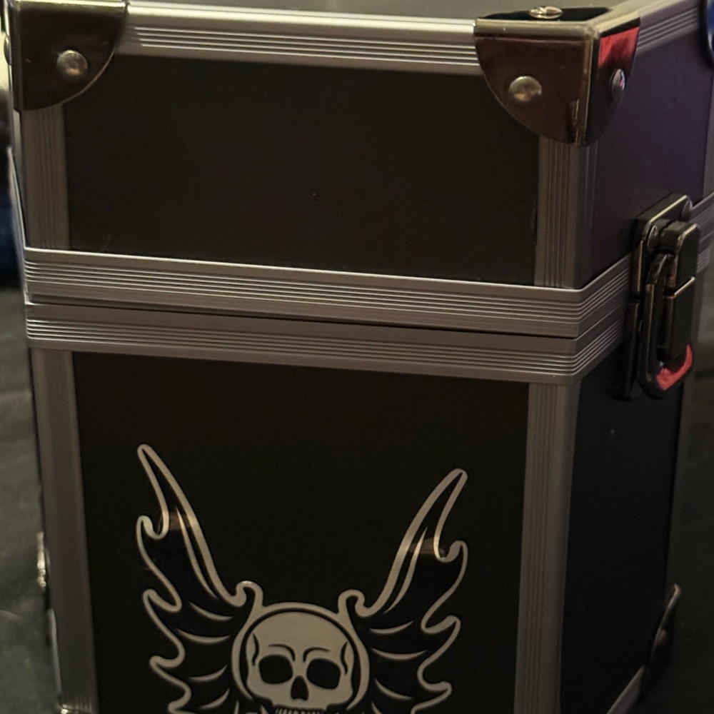 Elvira Black Makeup Case - Picture 6 of 8